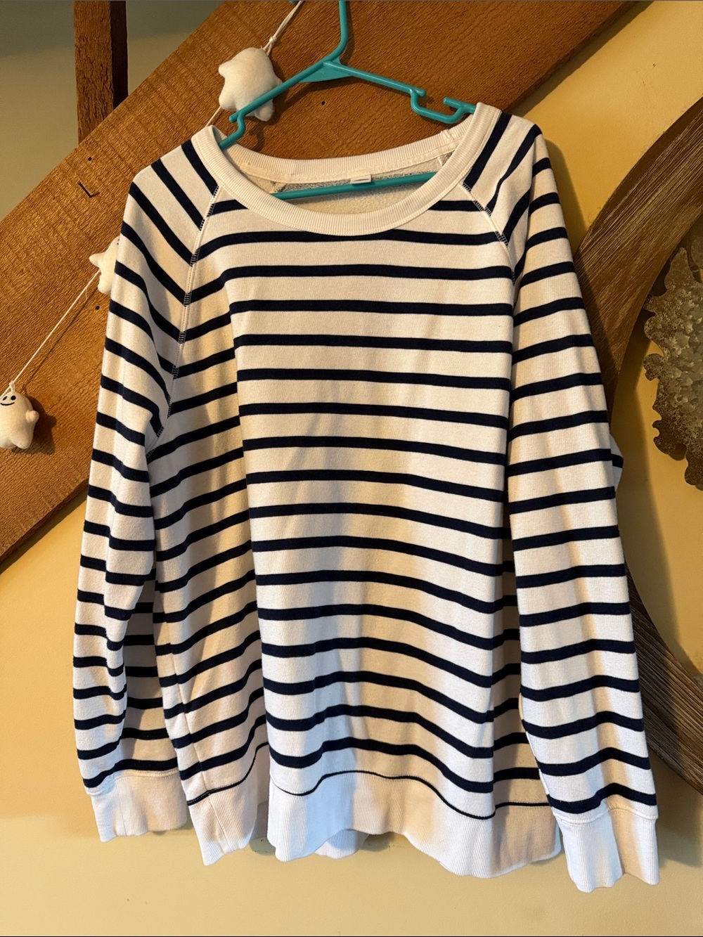 Old Navy White and Navy Striped Scoop Neck Sweater